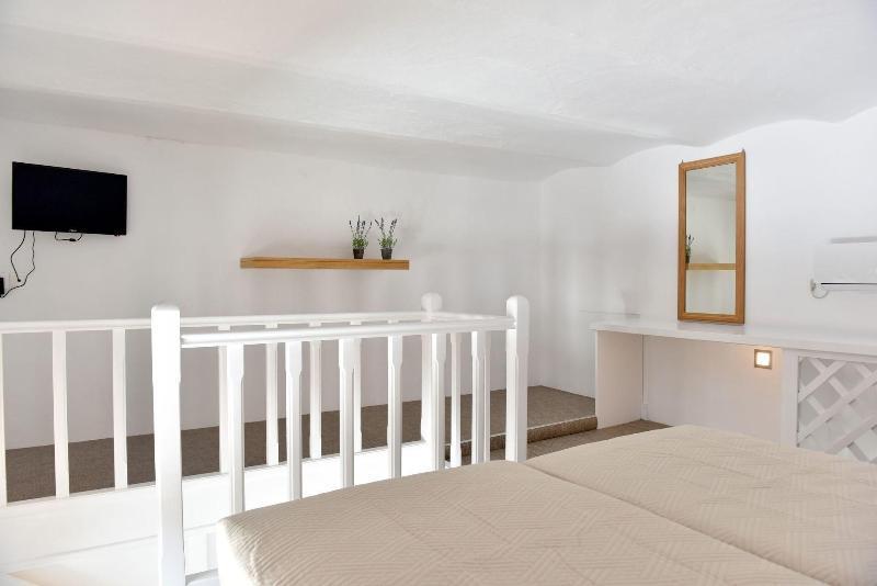 Douskos Guesthouse 이드라 외부 사진