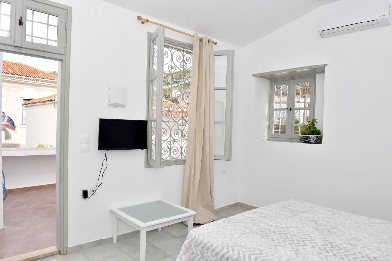Douskos Guesthouse 이드라 외부 사진