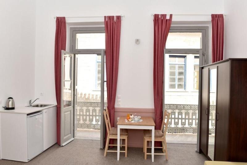Douskos Guesthouse 이드라 외부 사진