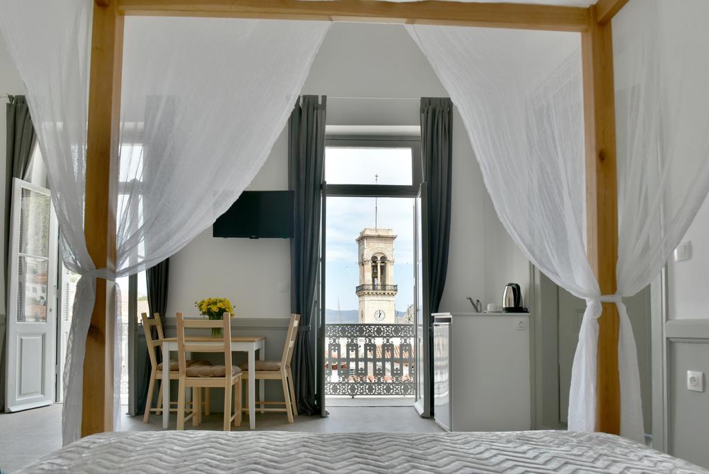 Douskos Guesthouse 이드라 외부 사진