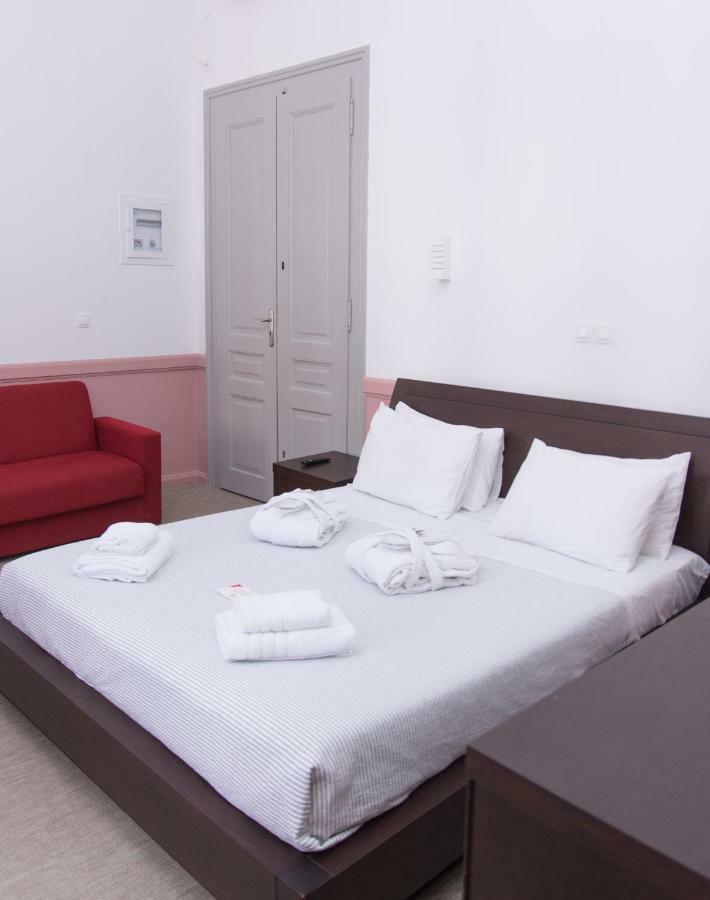Douskos Guesthouse 이드라 외부 사진