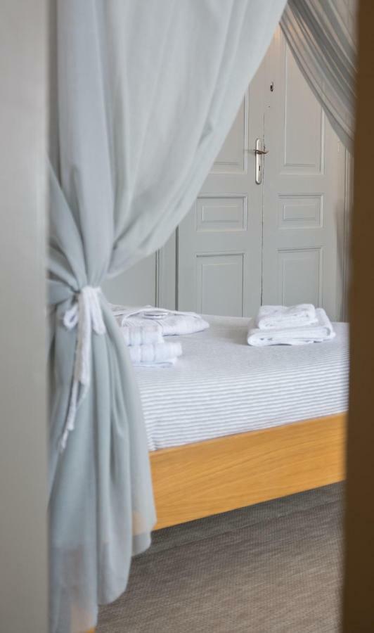 Douskos Guesthouse 이드라 외부 사진